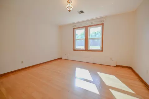 Bedroom - 2958 E Possum Rd, Springfield, OH 45502 photo 4 of 6