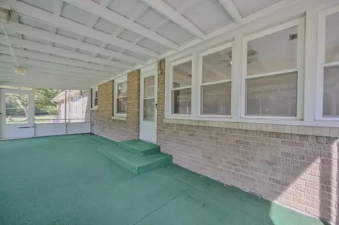 Exterior - 2958 E Possum Rd, Springfield, OH 45502 photo 6 of 9