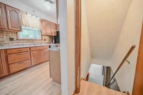 Entry Way - 2958 E Possum Rd, Springfield, OH 45502 photo 3 of 4