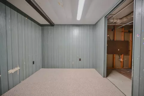 Bedroom - 2958 E Possum Rd, Springfield, OH 45502 photo 5 of 6
