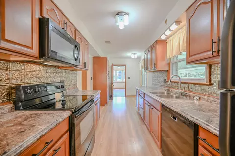 Kitchen - 2958 E Possum Rd, Springfield, OH 45502 photo 1 of 3