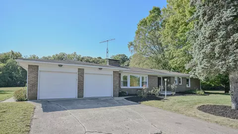 Exterior - 2958 E Possum Rd, Springfield, OH 45502 photo 5 of 9