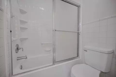 Bath - 2958 E Possum Rd, Springfield, OH 45502 photo 1 of 7