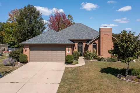 108 Denwood Trl, Englewood, OH 45322