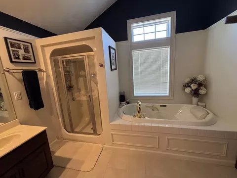 Bath - 912 Emerald Ave, Coldwater, OH 45828 photo 2 of 4