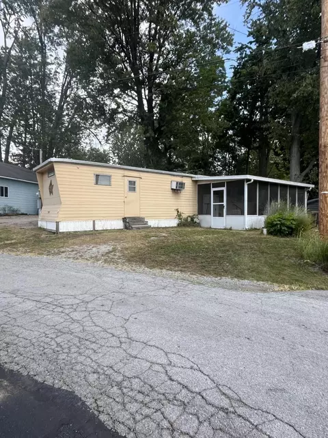 9246 Elm Dr, Lakeview, OH 43331