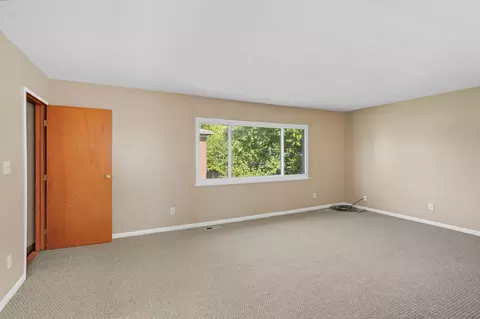 2216 Iroquois St, Springfield, OH 45506 photo 8