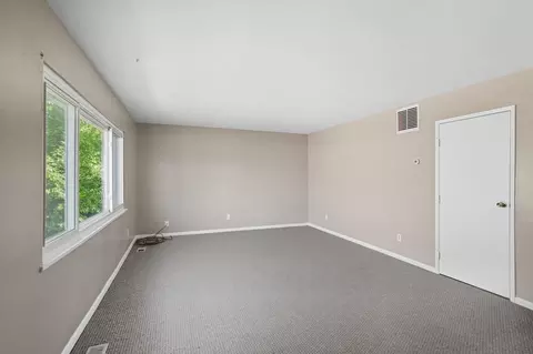 2216 Iroquois St, Springfield, OH 45506 photo 6