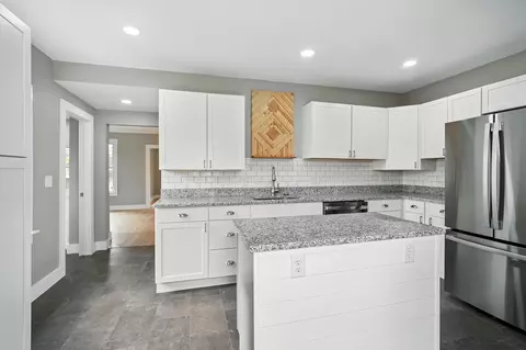 Kitchen - 2226 E High St, Springfield, OH 45505 photo 3 of 4