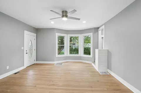 Living - 2226 E High St, Springfield, OH 45505 photo 2 of 4