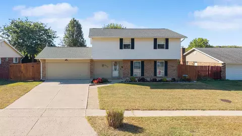 6770 Locustview Dr, Dayton, OH 45424