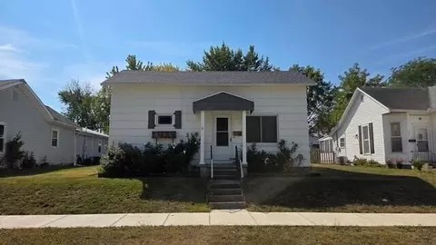 611 W Benton St, Wapakoneta, OH 45895