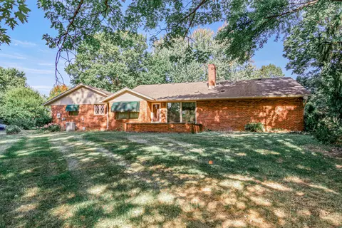 2015 Merrimont Dr, Troy, OH 45373