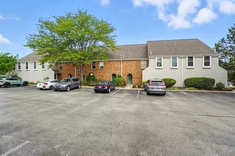 106 E Ticonderoga Dr #A, Westerville, OH 43081