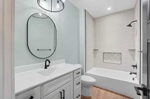 Bath - 6476 Mickelson Ln, Lima, OH 45805 photo 1 of 5