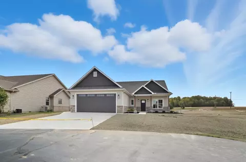 Exterior - 6476 Mickelson Ln, Lima, OH 45805 photo 4 of 8
