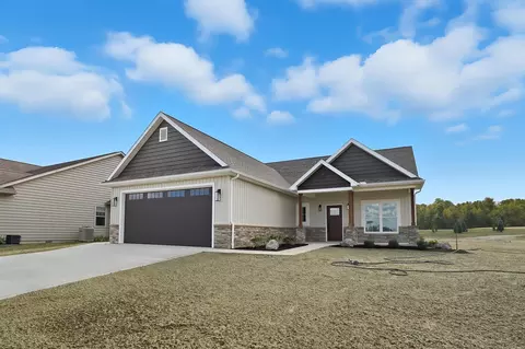 Exterior - 6476 Mickelson Ln, Lima, OH 45805 photo 2 of 8