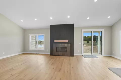Living - 6476 Mickelson Ln, Lima, OH 45805 photo 1 of 4