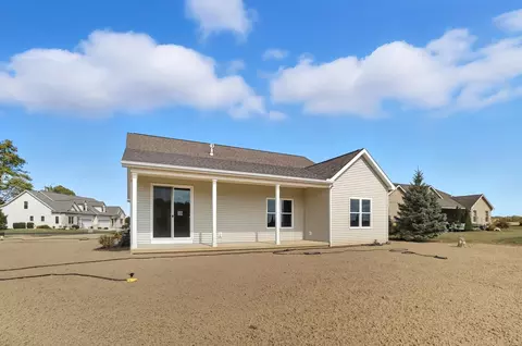 Exterior - 6476 Mickelson Ln, Lima, OH 45805 photo 5 of 8