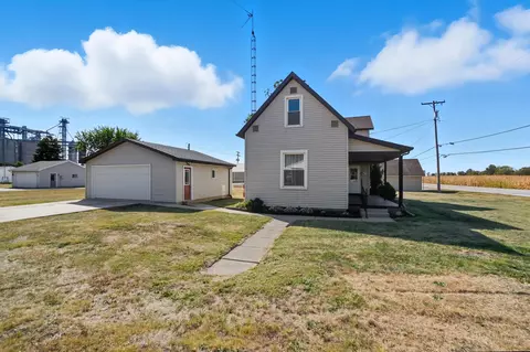 17 E Walnut St, Uniopolis, OH 45888