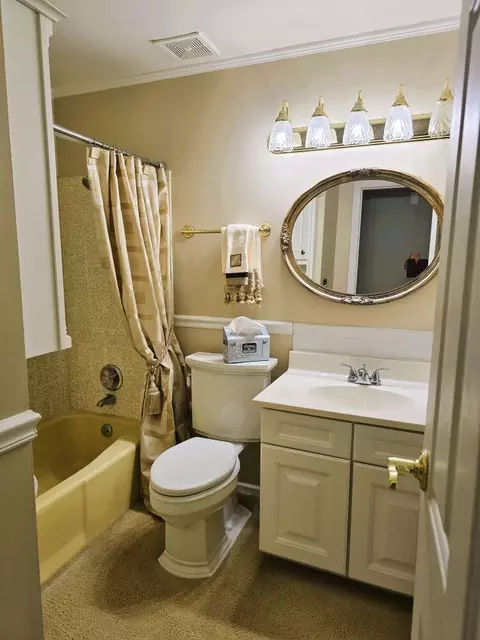 Bath - 6580 Shaler Dr, Springfield, OH 45502 photo 1 of 4