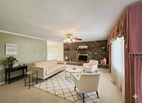 Living - 6580 Shaler Dr, Springfield, OH 45502 photo 3 of 3