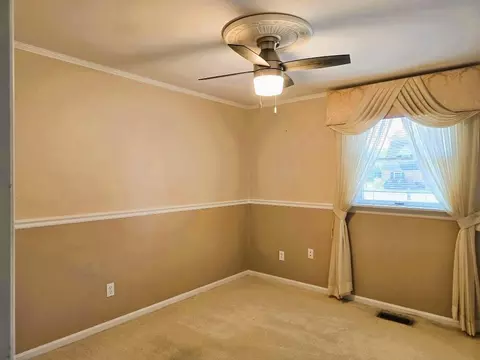 Bedroom - 6580 Shaler Dr, Springfield, OH 45502 photo 4 of 8