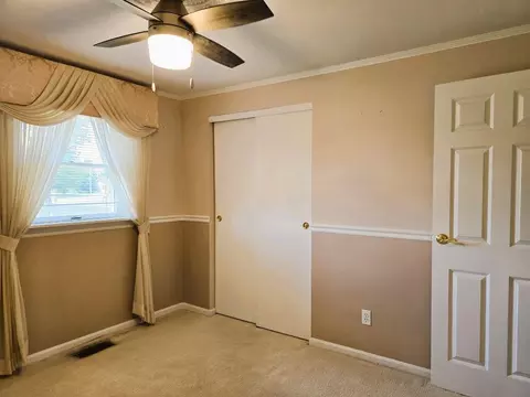 Bedroom - 6580 Shaler Dr, Springfield, OH 45502 photo 5 of 8