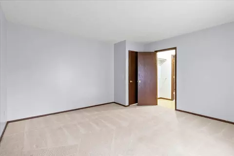 Bedroom - 2137 Manhattan Blvd, Springfield, OH 45504 photo 2 of 2