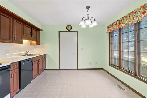 Kitchen - 2137 Manhattan Blvd, Springfield, OH 45504 photo 1 of 3