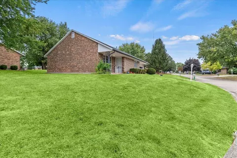 Exterior - 2137 Manhattan Blvd, Springfield, OH 45504 photo 2 of 10