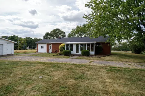 Exterior - 1810 Old Mill Rd, Springfield, OH 45502 photo 7 of 8