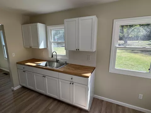 Kitchen - 2229 N Hadley Rd, Springfield, OH 45505 photo 2 of 3