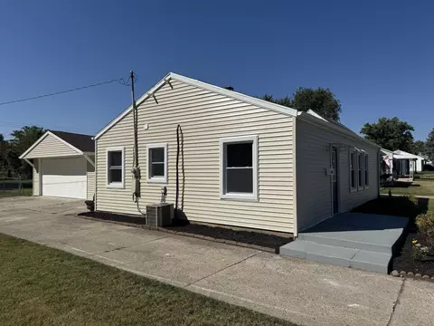 Exterior - 2229 N Hadley Rd, Springfield, OH 45505 photo 5 of 11