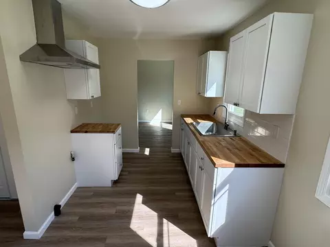 Kitchen - 2229 N Hadley Rd, Springfield, OH 45505 photo 1 of 3