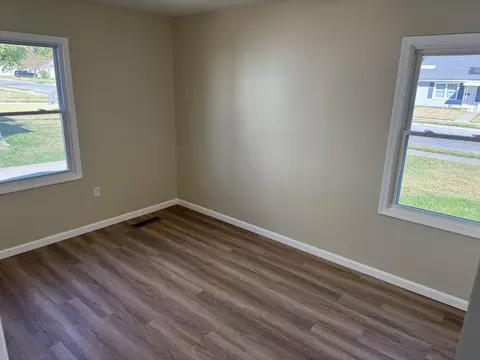 Bedroom - 2229 N Hadley Rd, Springfield, OH 45505 photo 1 of 3