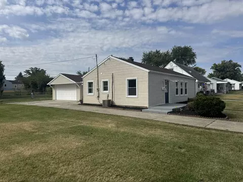Exterior - 2229 N Hadley Rd, Springfield, OH 45505 photo 4 of 11