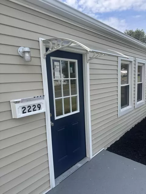 Exterior - 2229 N Hadley Rd, Springfield, OH 45505 photo 2 of 11