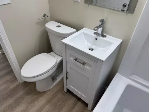 Bath - 2229 N Hadley Rd, Springfield, OH 45505 photo 3 of 4
