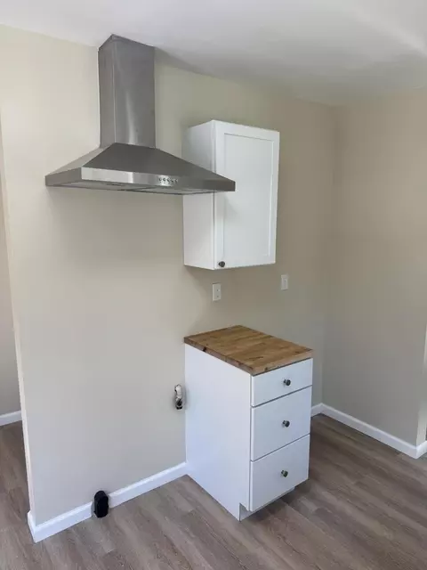 Kitchen - 2229 N Hadley Rd, Springfield, OH 45505 photo 3 of 3