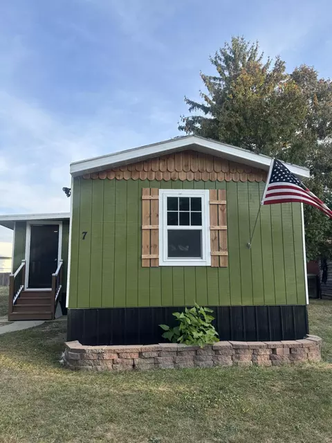 200 N Knoxville Ave #7, Saint Marys, OH 45885