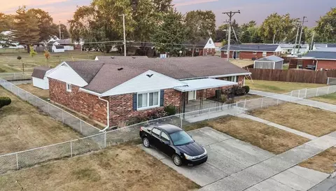 806 Candlewood Blvd, Piqua, OH 45356