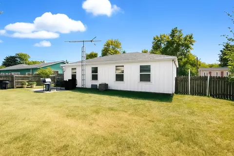 Exterior - 208 Corlington Dr, Springfield, OH 45506 photo 6 of 9