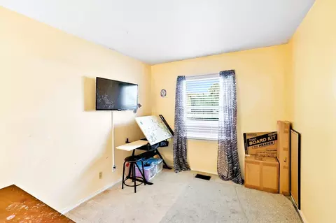 Bedroom - 208 Corlington Dr, Springfield, OH 45506 photo 5 of 6