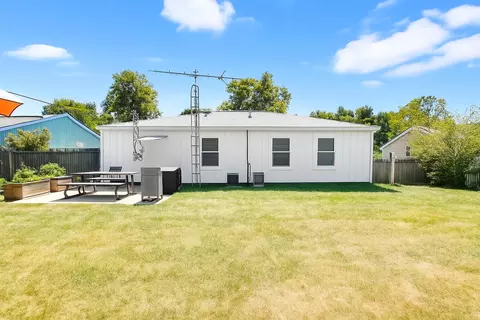Exterior - 208 Corlington Dr, Springfield, OH 45506 photo 7 of 9