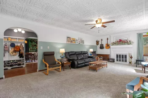 Living - 260 Glendale Dr, Springfield, OH 45504 photo 1 of 3