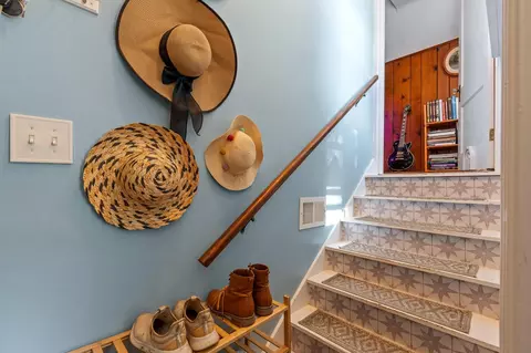 Entry Way - 260 Glendale Dr, Springfield, OH 45504 photo 1 of 2