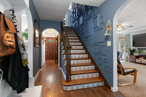 Entry Way - 260 Glendale Dr, Springfield, OH 45504 photo 2 of 2