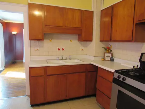 Kitchen - 372 S Douglas Ave, Springfield, OH 45505 photo 1 of 3