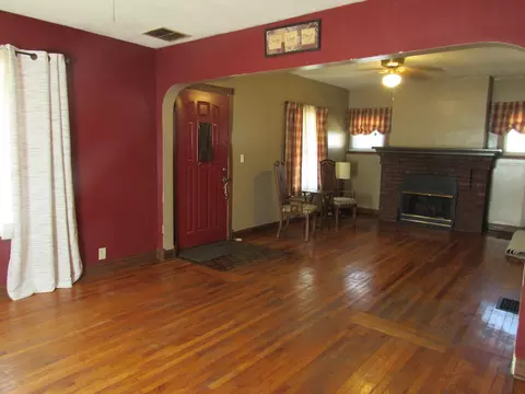 Living - 372 S Douglas Ave, Springfield, OH 45505 photo 2 of 3